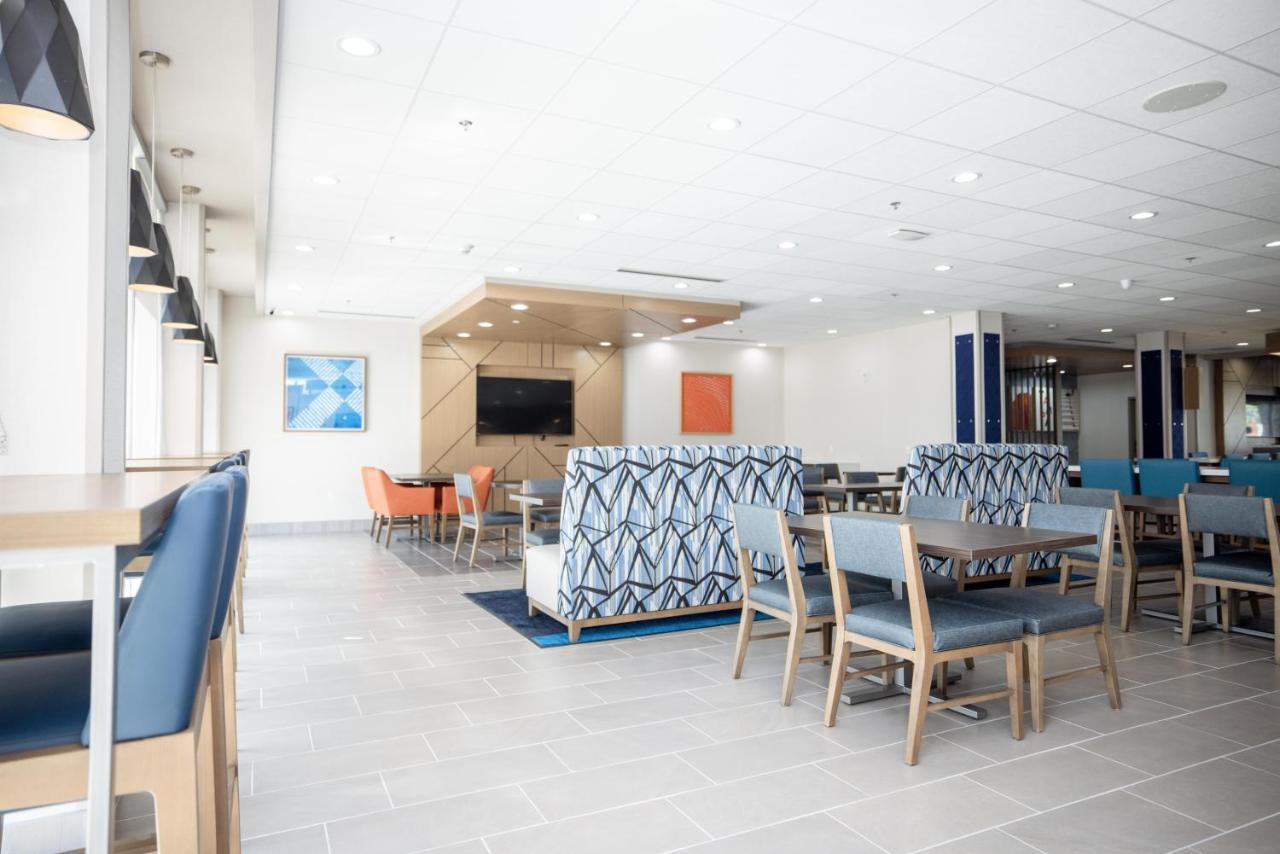 Holiday Inn Express & Suites Tampa Stadium - Airport Area By Ihg Zewnętrze zdjęcie