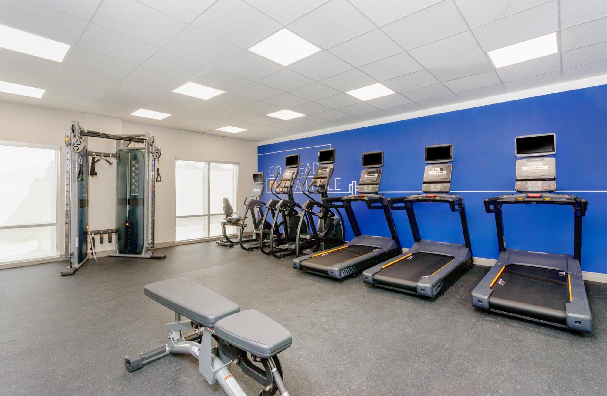 Holiday Inn Express & Suites Tampa Stadium - Airport Area By Ihg Zewnętrze zdjęcie