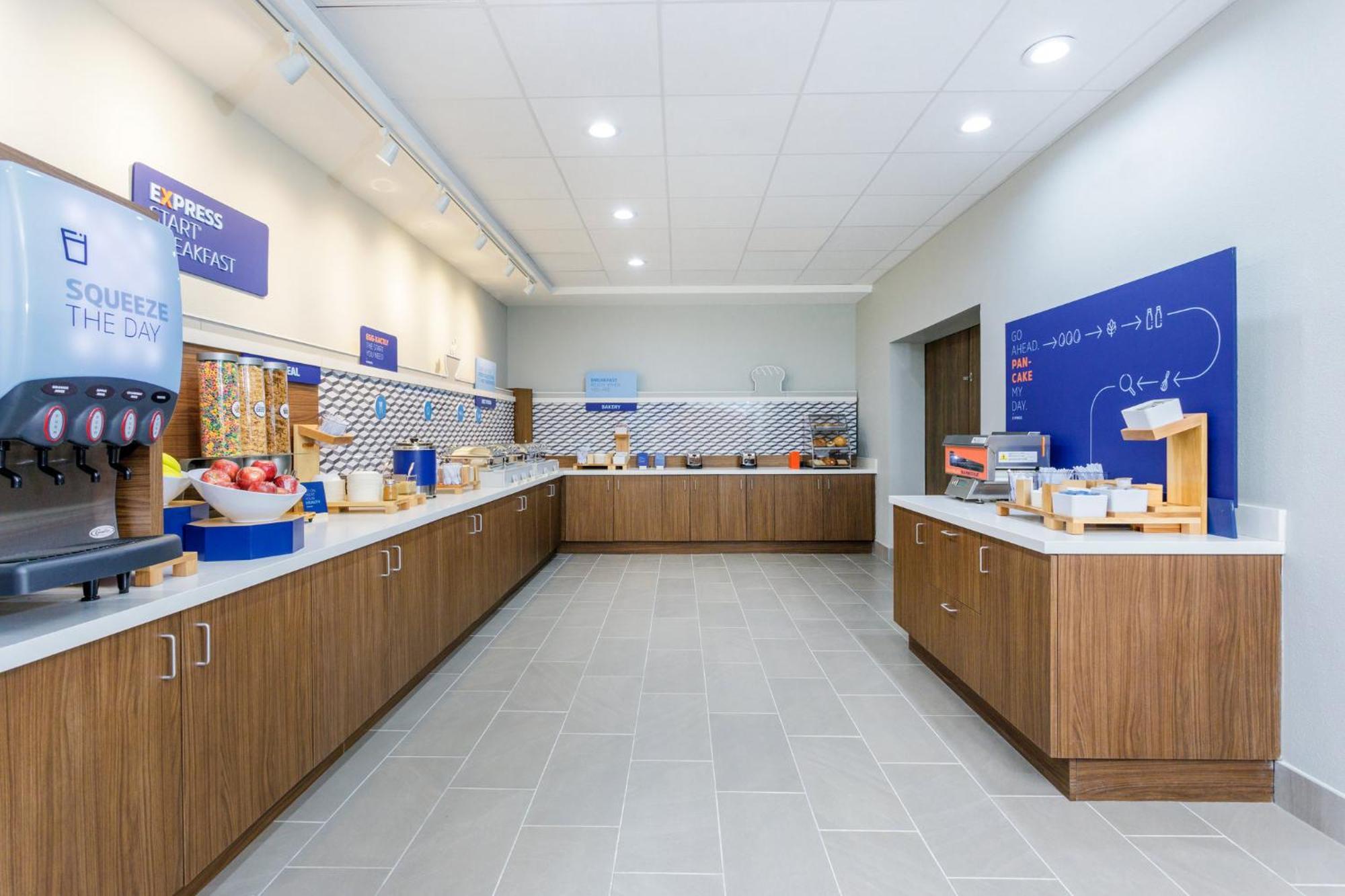 Holiday Inn Express & Suites Tampa Stadium - Airport Area By Ihg Zewnętrze zdjęcie