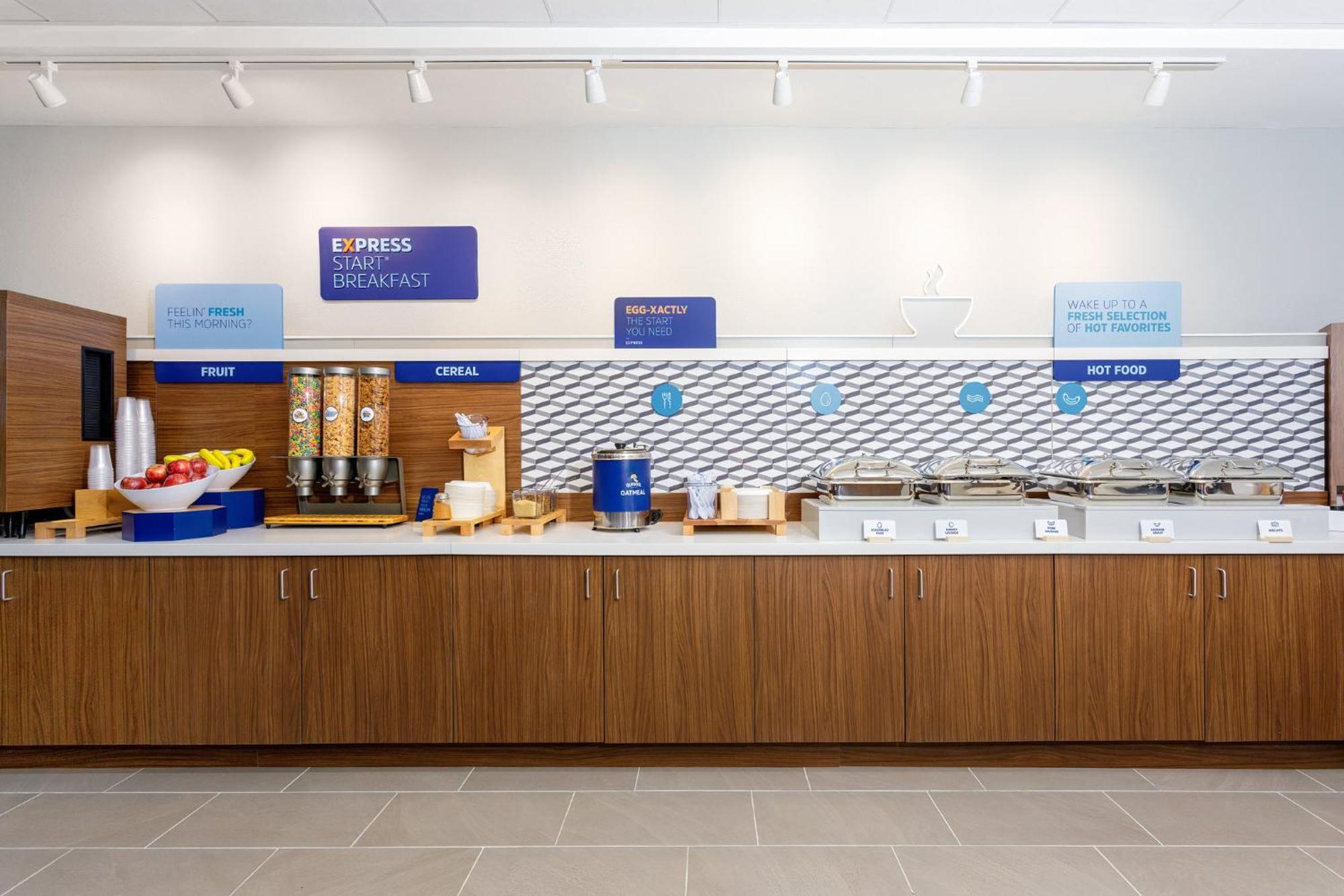 Holiday Inn Express & Suites Tampa Stadium - Airport Area By Ihg Zewnętrze zdjęcie