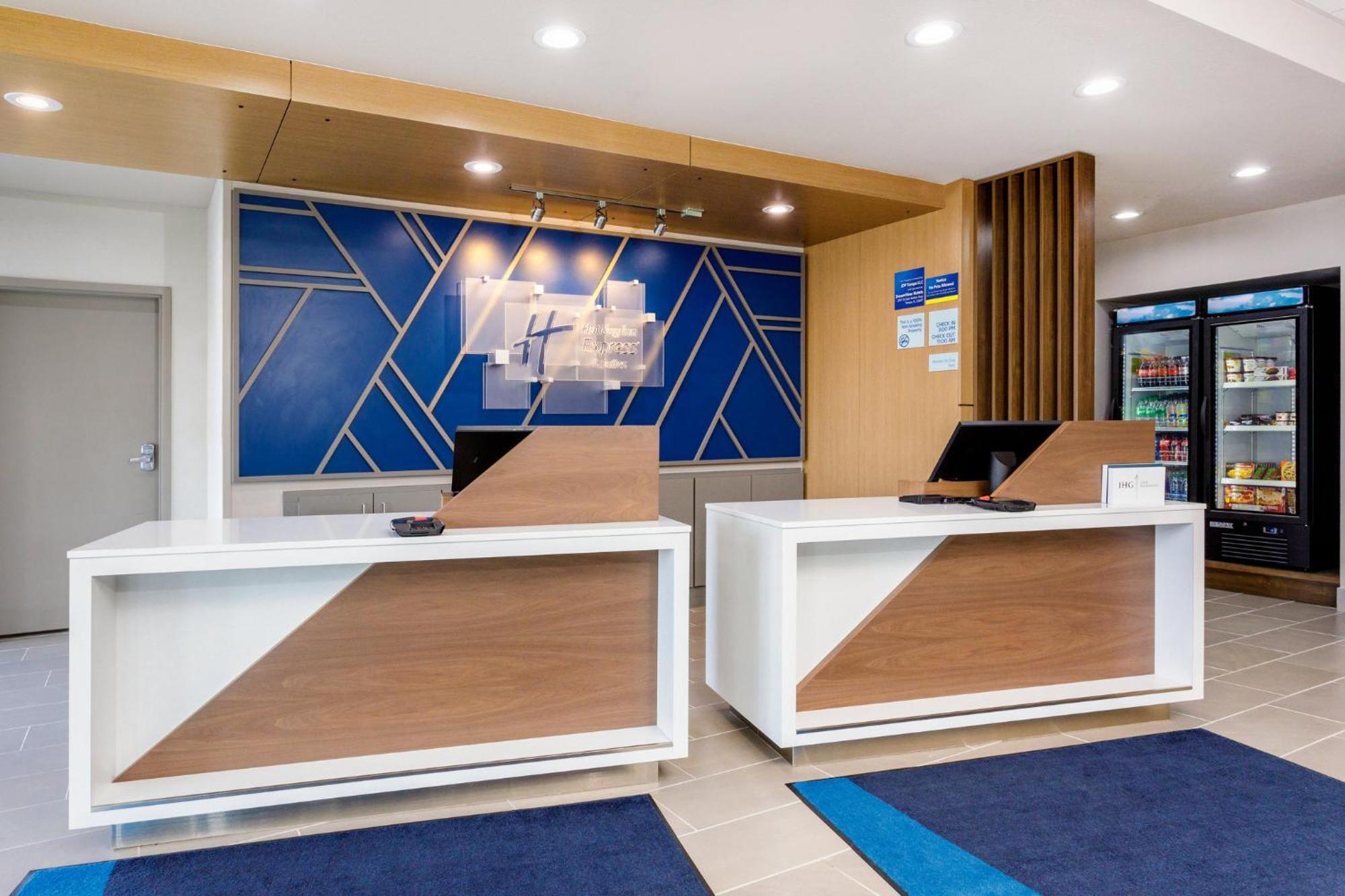 Holiday Inn Express & Suites Tampa Stadium - Airport Area By Ihg Zewnętrze zdjęcie