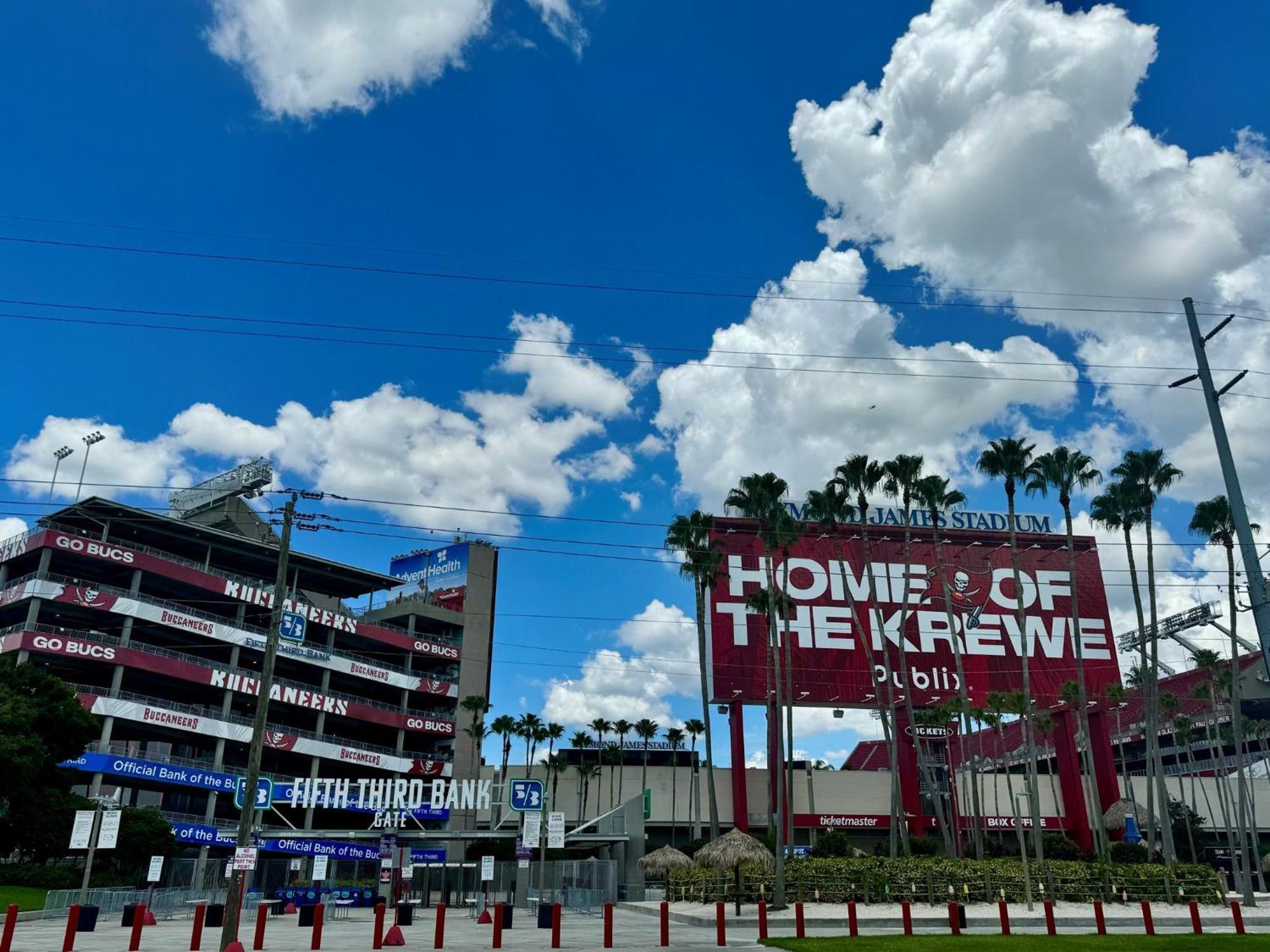 Holiday Inn Express & Suites Tampa Stadium - Airport Area By Ihg Zewnętrze zdjęcie